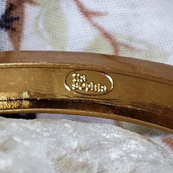 Lia Sophia Signed Matte Brass Sage Green Enamel Stretch Bracelet Pyramid Design - Picture 5 of 6